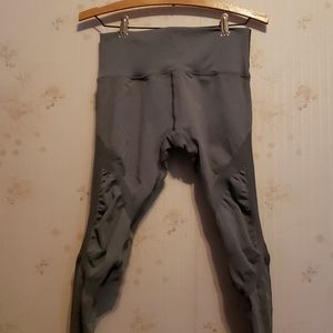 Alphalete Aero leggings in Cloud Gray size XL